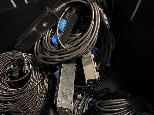 Partij verlengsnoeren - afbeelding 4 van  6