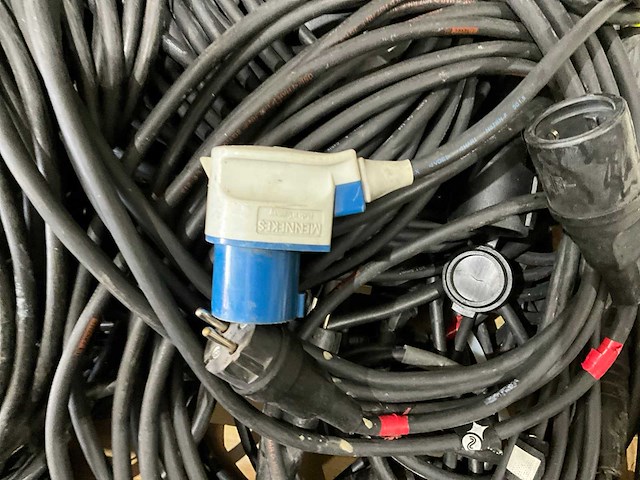 Partij verlengsnoeren - afbeelding 3 van  7