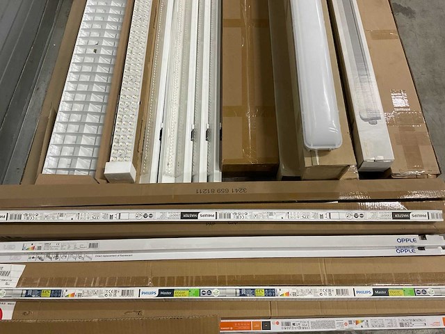 Partij verlichting (93x) - afbeelding 11 van  11