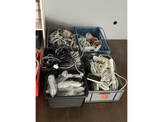 Partij verlichting en bekabeling o.a noxion - afbeelding 2 van  9