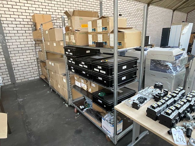 Partij verlichting-onderdelen - afbeelding 1 van  12