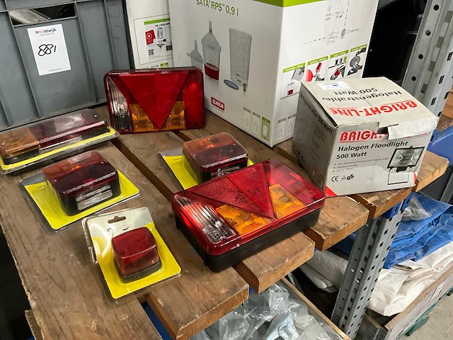 Partij verlichting - afbeelding 1 van  7