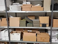 Partij verpakking, tape, samples, etc.