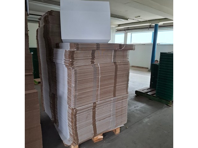 Partij verpakkingsdozen op 2x pallet - afbeelding 2 van  6