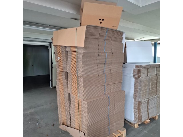 Partij verpakkingsdozen op 2x pallet - afbeelding 5 van  6