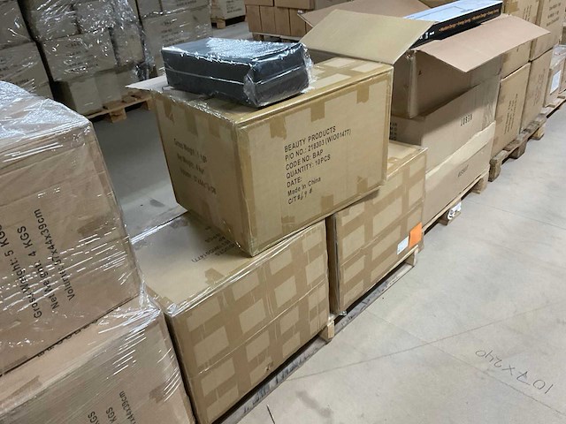 Partij verpakkingsmateriaal en displays - afbeelding 2 van  20