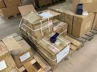 Partij verpakkingsmateriaal en displays - afbeelding 4 van  20
