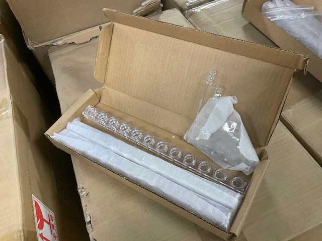 Partij verpakkingsmateriaal en displays - afbeelding 7 van  20