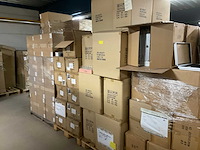 Partij verpakkingsmateriaal en displays - afbeelding 13 van  20