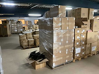 Partij verpakkingsmateriaal en displays - afbeelding 17 van  20