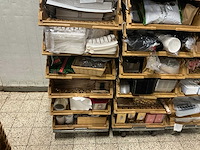 Partij verpakkingsmateriaal en snoepgoed - afbeelding 2 van  7