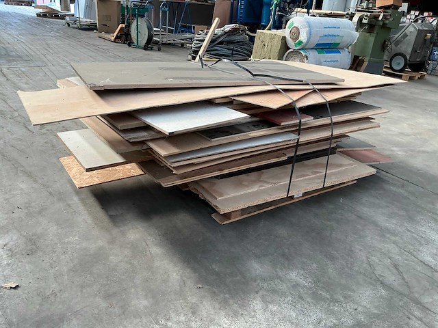 Partij verschillend plaatmateriaal - afbeelding 2 van  4