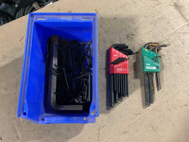 Partij verschillende inbussleutels - afbeelding 1 van  4