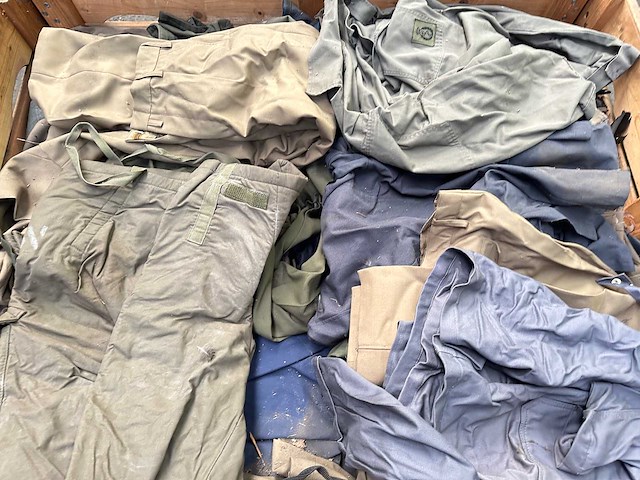 Partij verschillende legerbroeken - afbeelding 3 van  4
