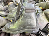 Partij verschillende legerschoenen - afbeelding 1 van  4