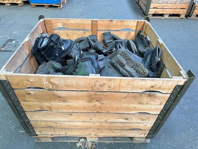Partij verschillende legerschoenen - afbeelding 2 van  4