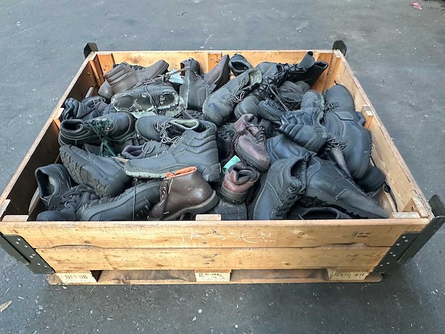 Partij verschillende schoenen - afbeelding 2 van  4