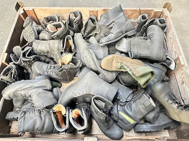 Partij verschillende schoenen - afbeelding 2 van  3