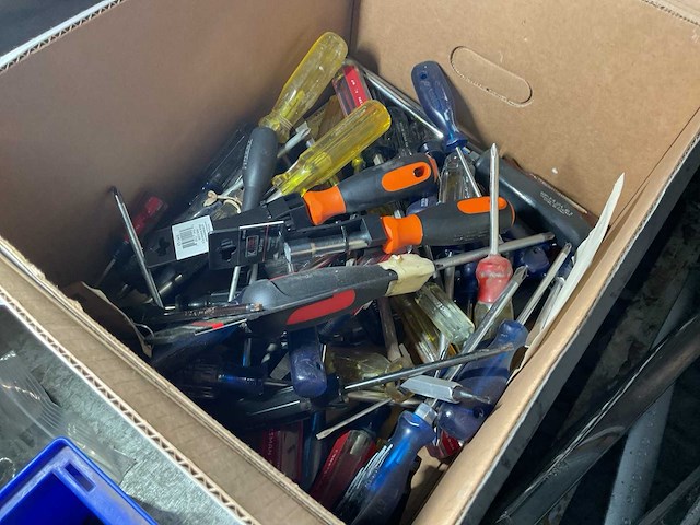 Partij verschillende schroevendraaiers - afbeelding 3 van  3