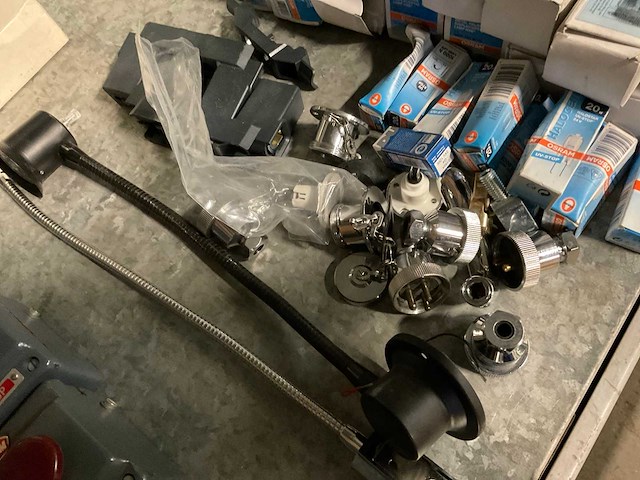 Partij verschillende verlichting - afbeelding 2 van  4