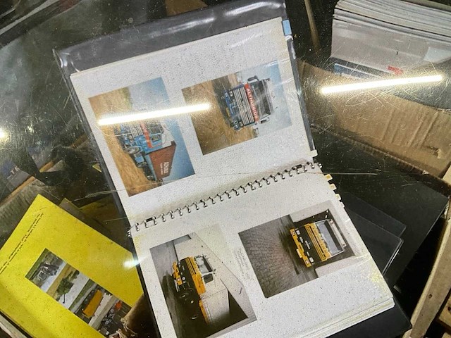 Partij verzameling scania boeken, foto’s, documentatie - afbeelding 7 van  7