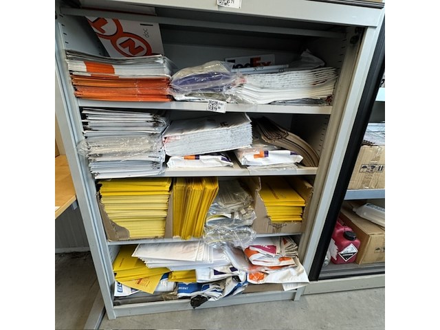 Partij verzendzakken en enveloppen, dhl, tnt en fed ex - afbeelding 1 van  3
