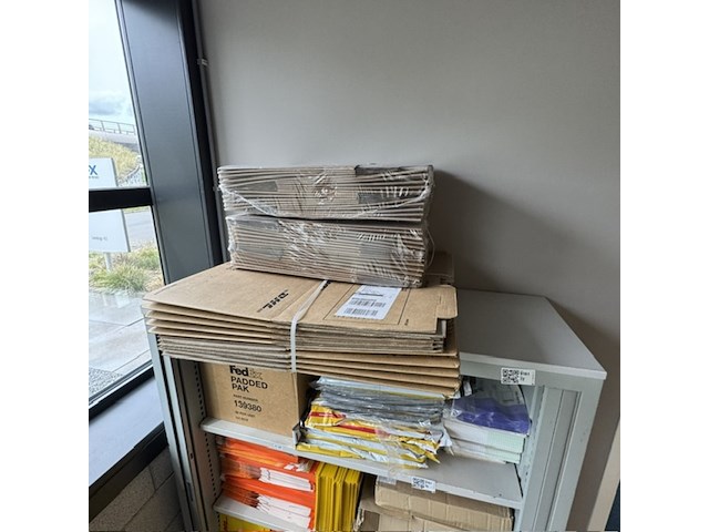 Partij verzendzakken, enveloppen en dozen, dhl, tnt en fed ex - afbeelding 2 van  7