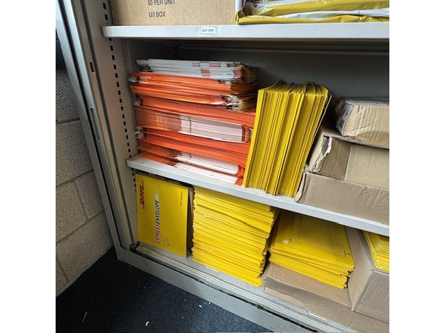 Partij verzendzakken, enveloppen en dozen, dhl, tnt en fed ex - afbeelding 5 van  7