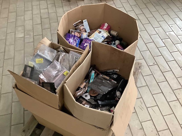 Partij verzorging artikelen - afbeelding 3 van  3