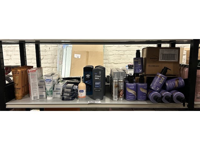 Partij verzorgingsartikelen w.o. haarkleurmasker w.o. andrelon, dove, elmex, l'oreal - afbeelding 1 van  7