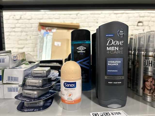 Partij verzorgingsartikelen w.o. haarkleurmasker w.o. andrelon, dove, elmex, l'oreal - afbeelding 3 van  7