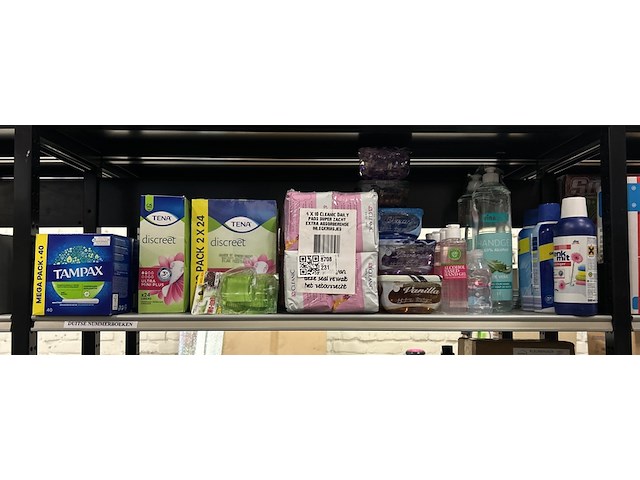 Partij verzorgingsartikelen w.o. handgel w.o. tena disceet, tampax, viraqur - afbeelding 1 van  6