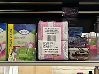 Partij verzorgingsartikelen w.o. handgel w.o. tena disceet, tampax, viraqur - afbeelding 1 van  6
