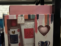 Partij verzorgingsartikelen w.o. shampoo w.o. schwarzkopf, nivea - afbeelding 2 van  7