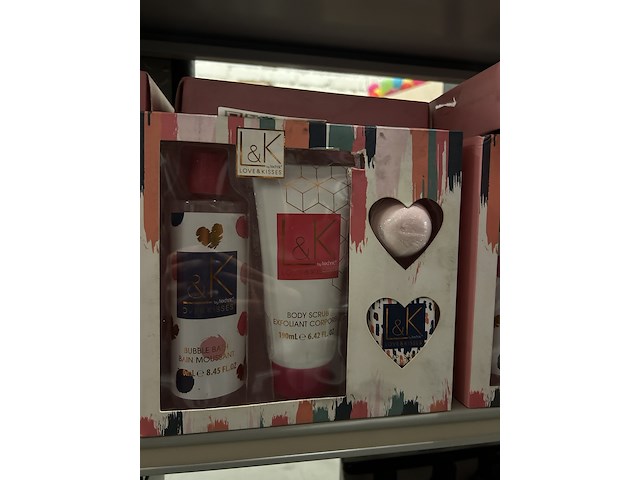Partij verzorgingsets w.o. love & kisses, barbie - afbeelding 5 van  5