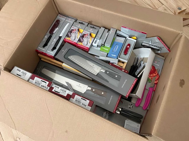 Partij victorinox keukengerei & diverse - afbeelding 1 van  10