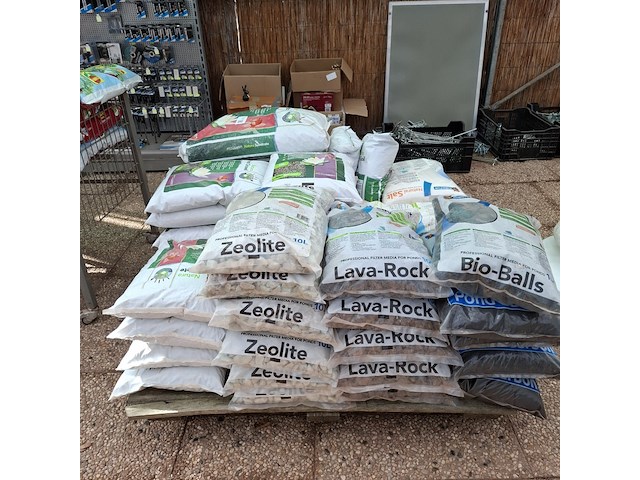 Partij vijvergrind en filtermateriaal o.a. zeolite, superfish - afbeelding 4 van  11