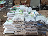 Partij vijvergrind en filtermateriaal o.a. zeolite, superfish - afbeelding 4 van  11