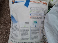 Partij vijvergrind en filtermateriaal o.a. zeolite, superfish - afbeelding 9 van  11