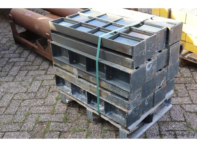 Partij vijzelblokken - 16 stuks - afbeelding 1 van  4