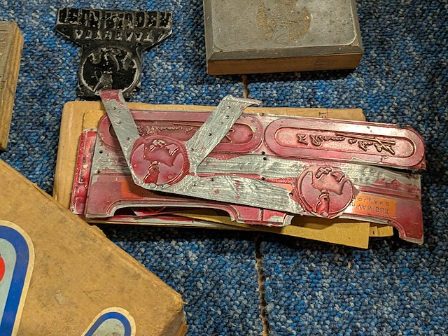 Partij vintage stempels o.a. gele ridder - afbeelding 2 van  6