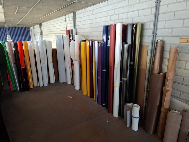 Partij vinyl- en of snijfolie - afbeelding 1 van  12