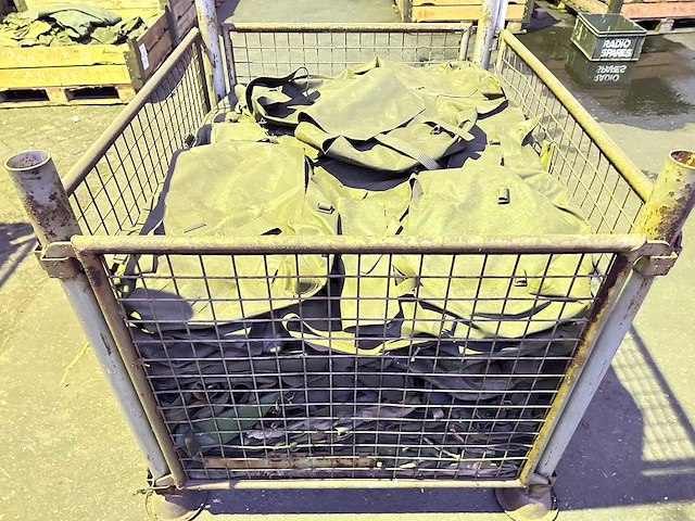 Partij vinyl legertassen - afbeelding 3 van  3