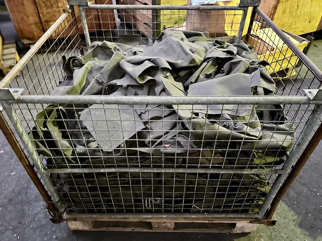 Partij vinyl legertassen - afbeelding 1 van  4