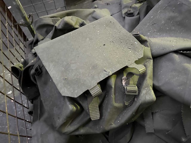 Partij vinyl legertassen - afbeelding 2 van  4