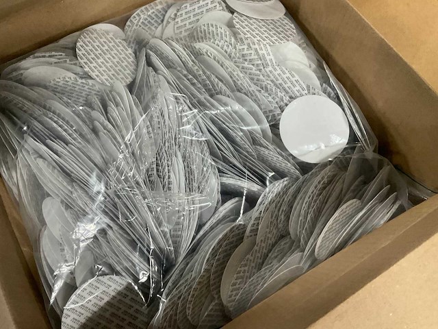 Partij violet glazen potjes met schroefdeksel en glazen pipetjes - afbeelding 9 van  9