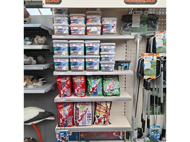 Partij visvoer o.a. colombo, hikari - afbeelding 17 van  46