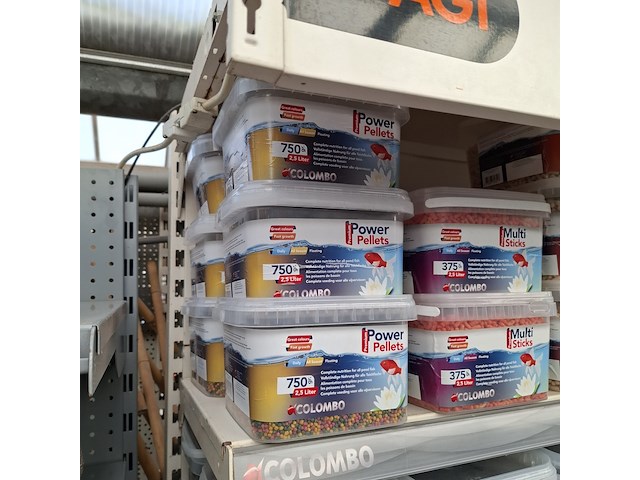 Partij visvoer o.a. colombo, hikari - afbeelding 12 van  46