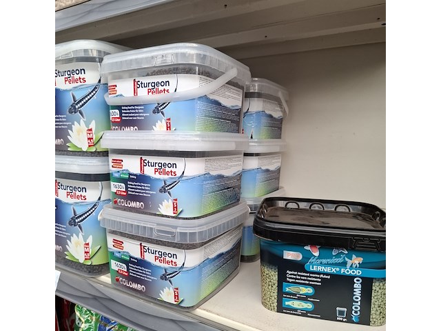 Partij visvoer o.a. colombo, hikari - afbeelding 25 van  46