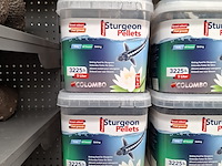 Partij visvoer o.a. colombo, hikari - afbeelding 31 van  46